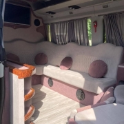 داخل خودروهای ون VIP 4